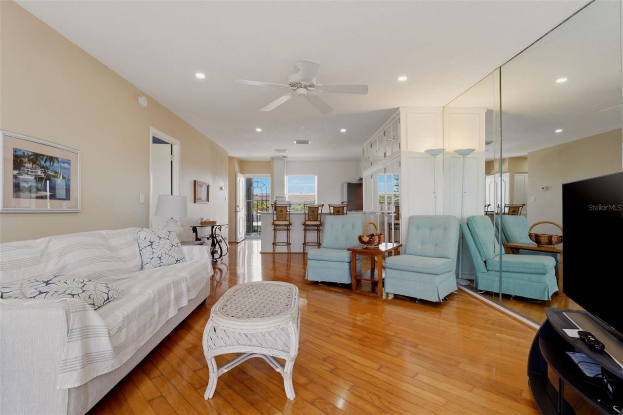 4400 Exeter Drive , Unit 305, Longboat Key, FL 34228 Photo