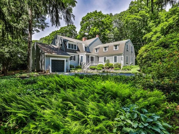 34 Brush Hill Ln, Milton, MA 02186