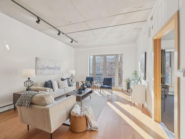 212 1st Street N, Unit 202, Minneapolis, MN 55401