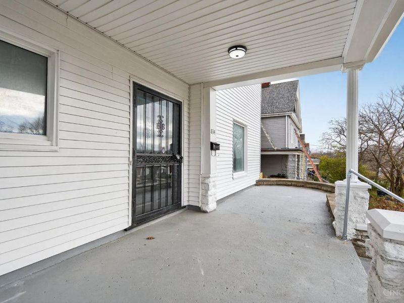 834 Rockdale Avenue, Cincinnati, OH 45229 Photo 2