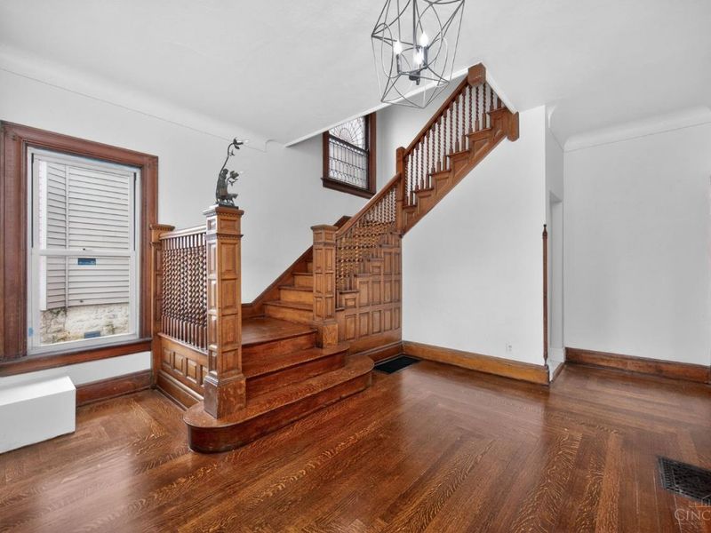 834 Rockdale Avenue, Cincinnati, OH 45229 Photo 3