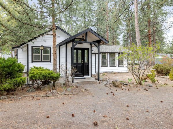 60236 Navajo Road, Bend, OR 97702