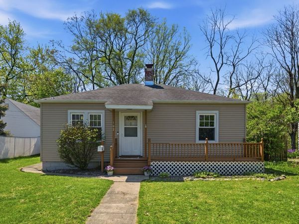 102 18th Avenue , Moline, IL 61265