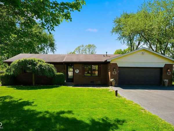 1912 Charles Street , Avon, IN 46123