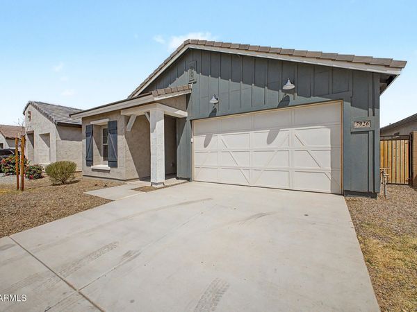 7926 W FRIER Drive, Glendale, AZ 85303