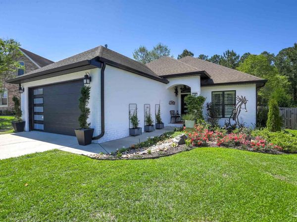 8725 Rush Ln, Pensacola, FL 32526