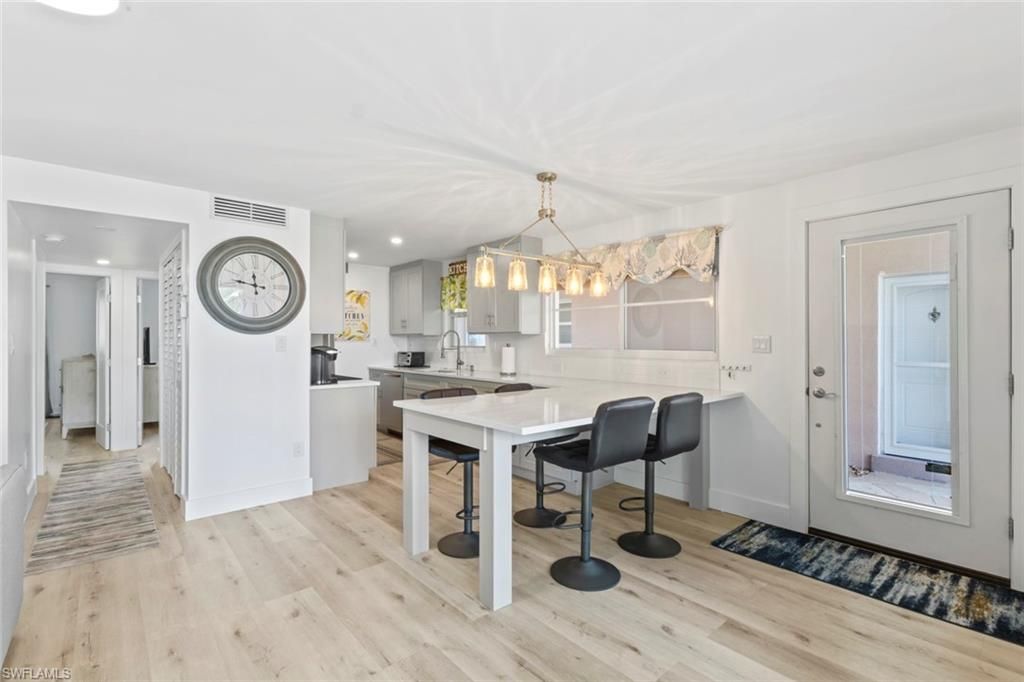 1910 Gulf Shore Blvd N, Unit 104, Naples, FL 34102 Photo