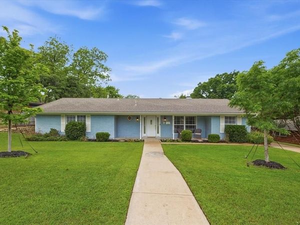 1812 Saxony Road, Fort Worth, TX 76116