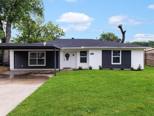 5217 Nell Street , Fort Worth, TX 76119