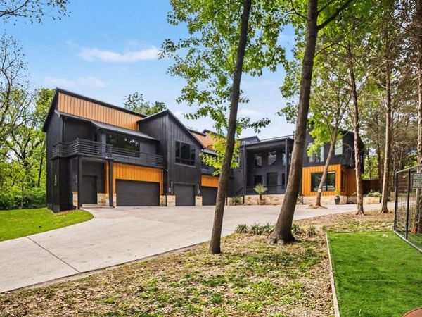 511 S Bluegrove Road , Lancaster, TX 75146