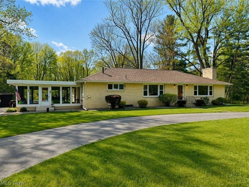 2315 Howland Wilson Road, Cortland, OH 44410 Photo 2