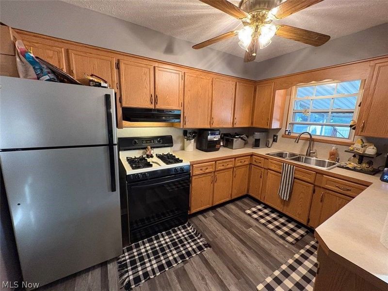 503 Meadowridge Avenue NW, Canton, OH 44708 Photo 7