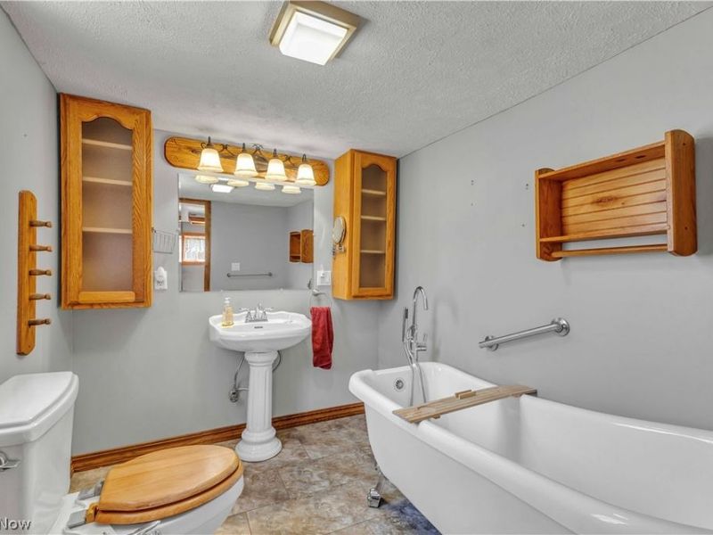 2140 Gardenland Avenue , Niles, OH 44446 Photo 18