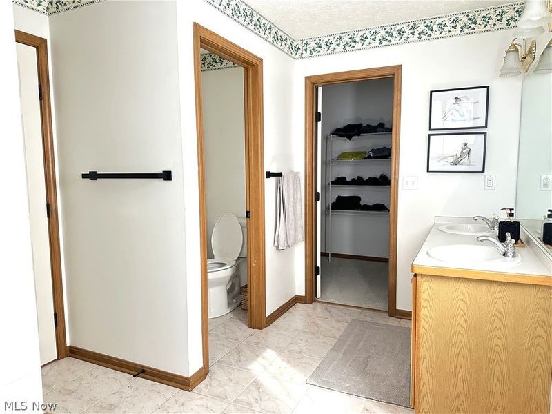 723 Sawmill Drive , Avon Lake, OH 44012 Photo 16