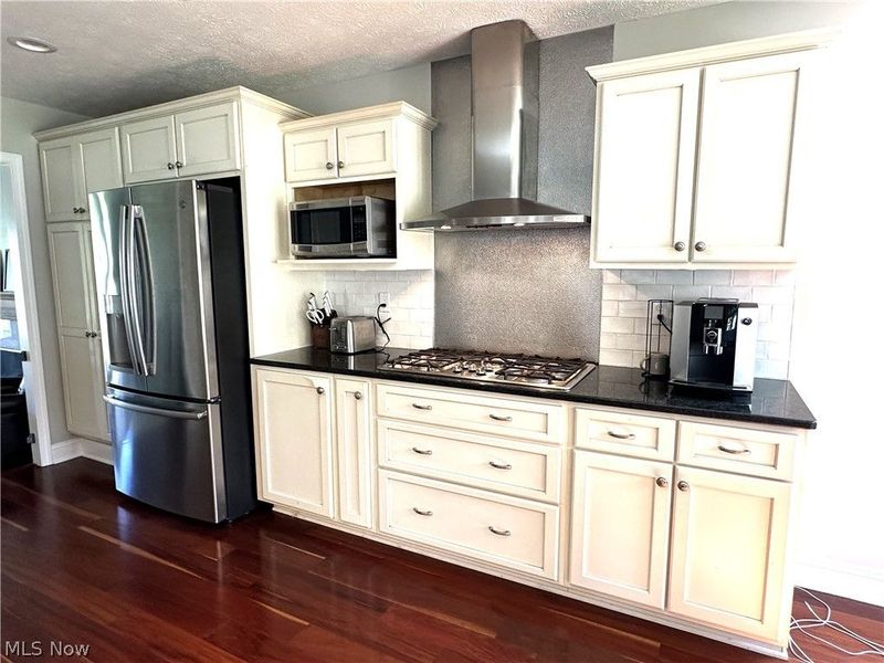 723 Sawmill Drive , Avon Lake, OH 44012 Photo 8