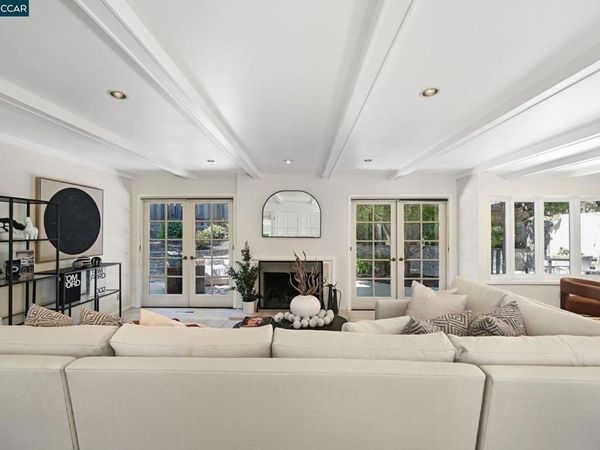 4 Burnt Oak Cir, Lafayette, CA 94549