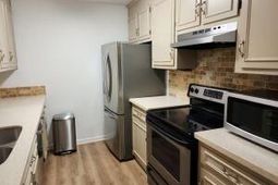 1714 Greystone photo 4