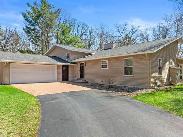 530 CANTERBURY DRIVE, Plover, WI 54467