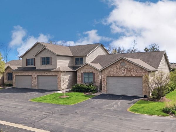 1462 Ridge Drive, Sycamore, IL 60178