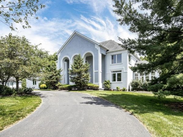 9030 Ambercreek Drive, Amberley, OH 45236