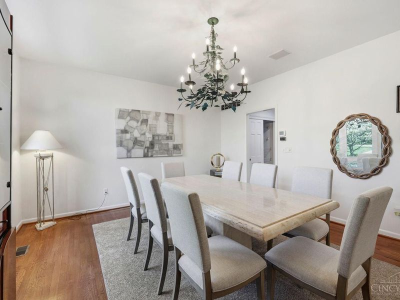 9030 Ambercreek Drive, Cincinnati, OH 45236 Photo 17