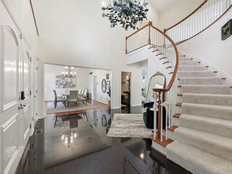 9030 Ambercreek Drive, Cincinnati, OH 45236 Photo 25