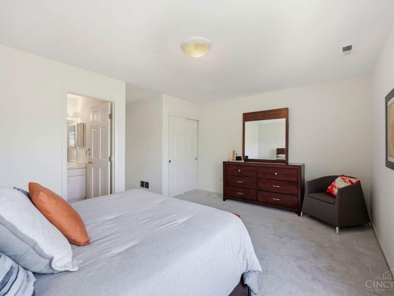 9030 Ambercreek Drive, Cincinnati, OH 45236 Photo 37