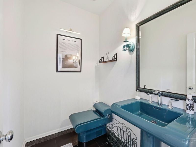 9030 Ambercreek Drive, Cincinnati, OH 45236 Photo 47