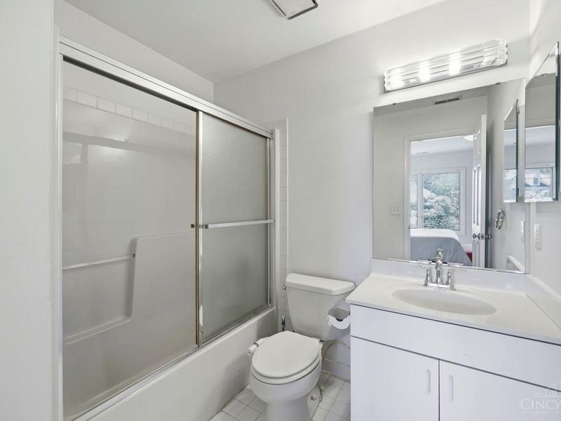 9030 Ambercreek Drive, Cincinnati, OH 45236 Photo 49