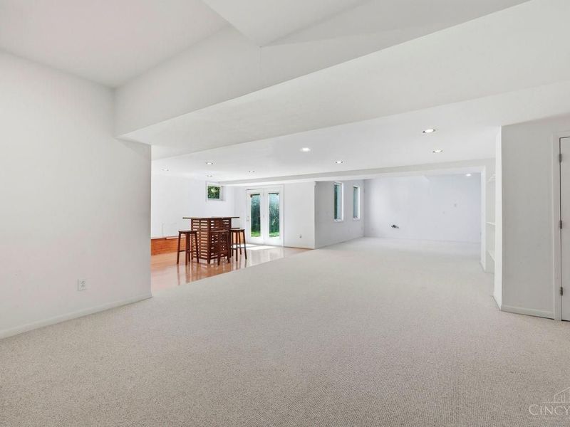 9030 Ambercreek Drive, Cincinnati, OH 45236 Photo 54