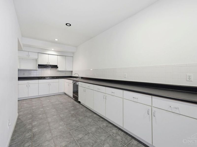 9030 Ambercreek Drive, Cincinnati, OH 45236 Photo 55