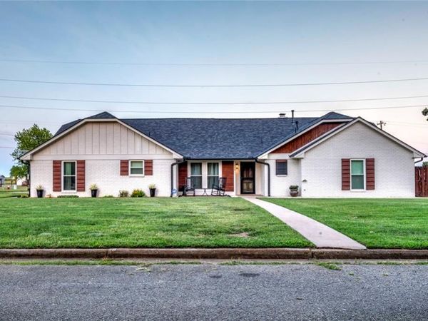 112 Clador Drive, Chandler, OK 74834