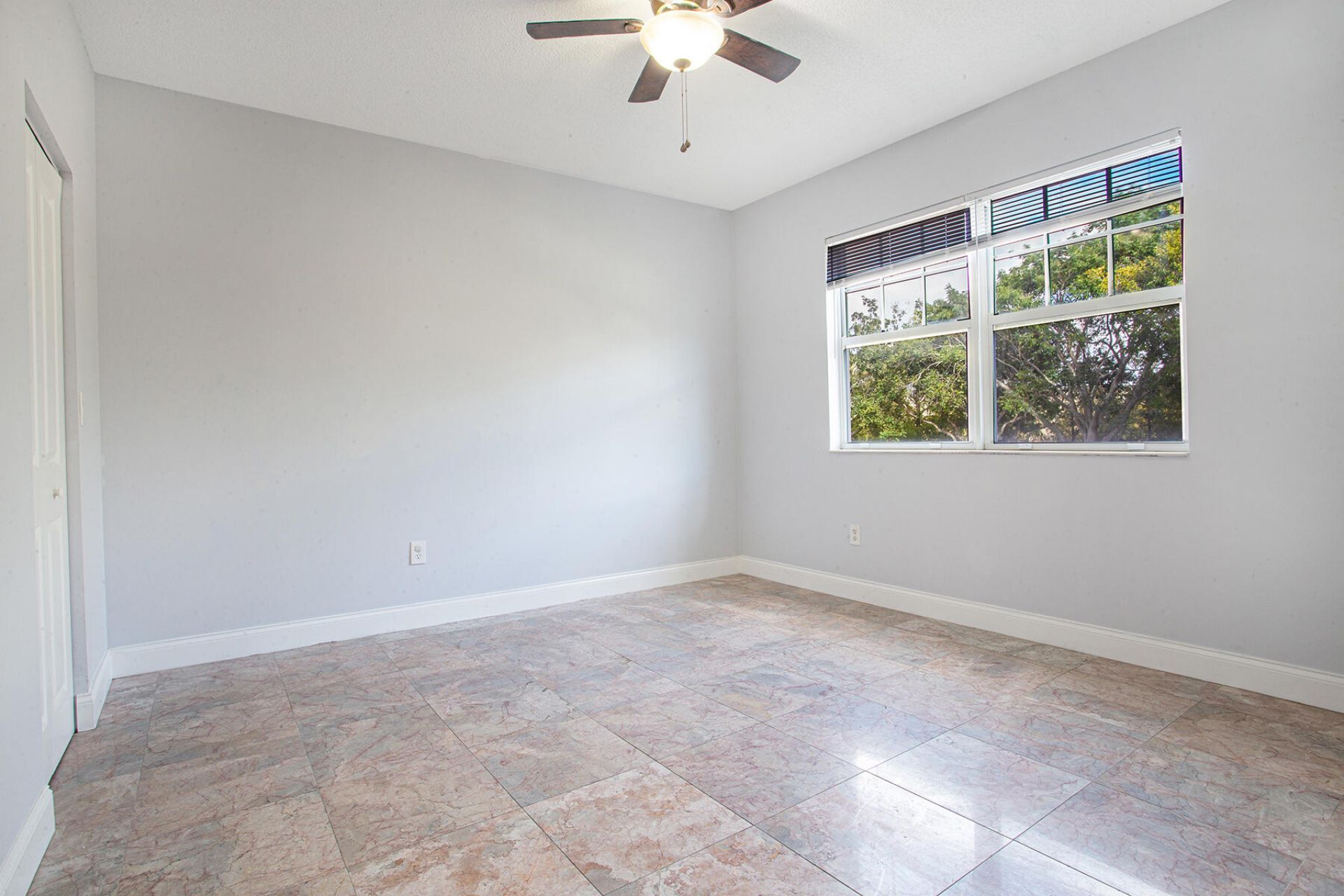 5860 W Sample Road, Unit 204, Coral Springs, FL 33063 Photo