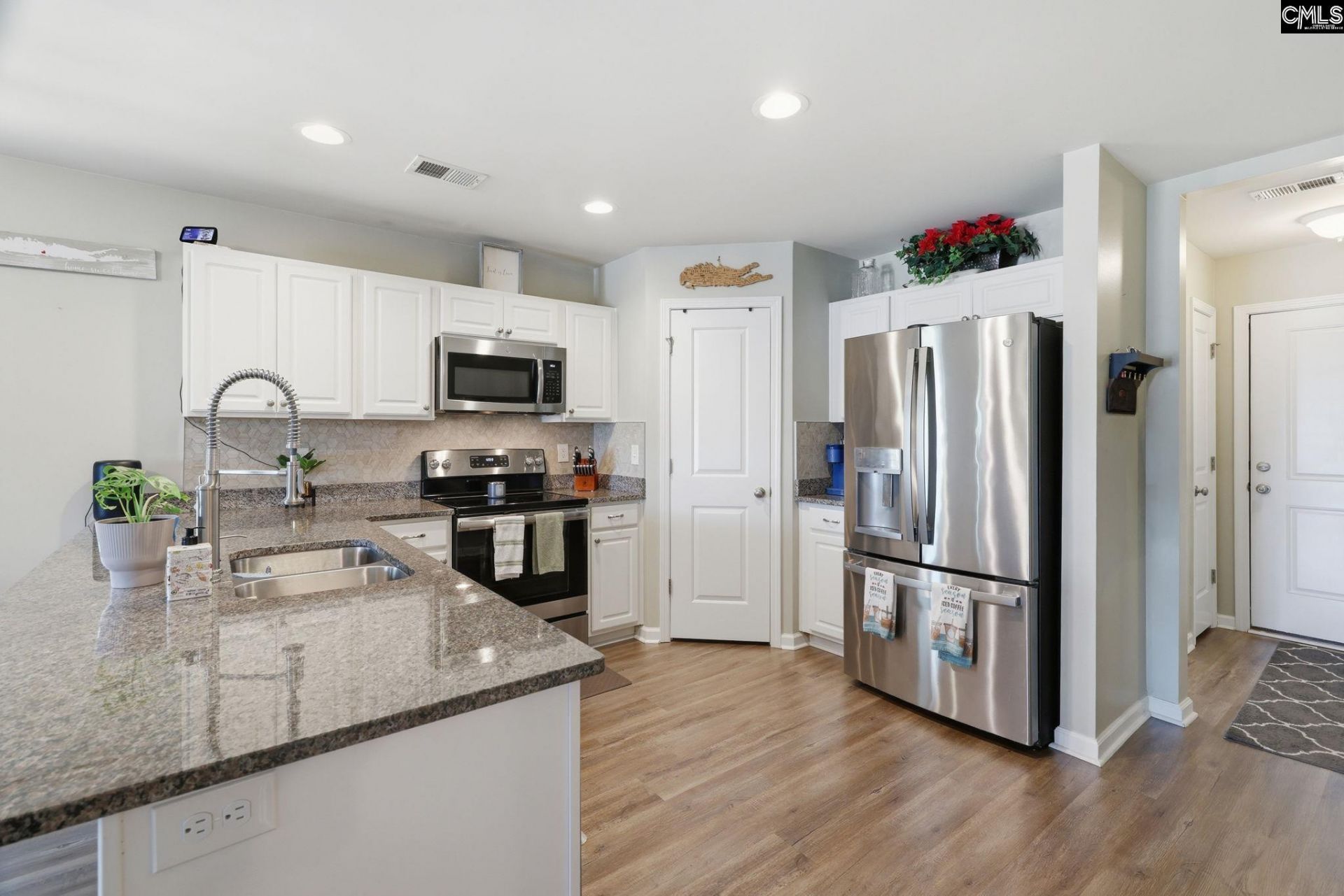 2244 Trakand Drive Photo 7