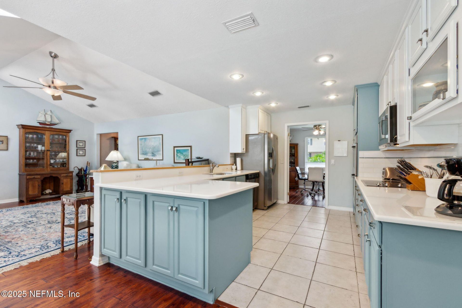 8205 Hidden Lake Drive N, Jacksonville, FL 32216 Photo