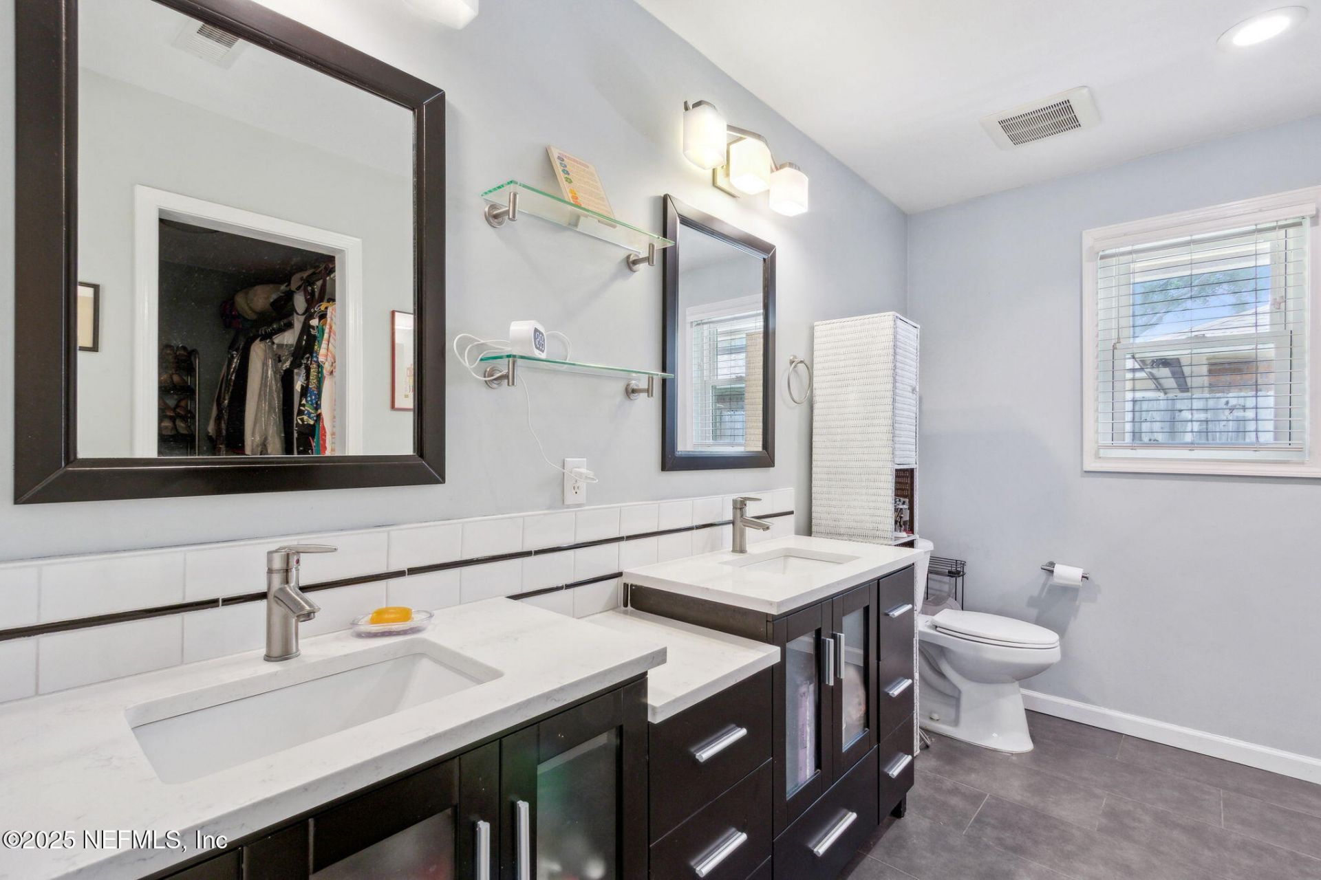 8205 Hidden Lake Drive N, Jacksonville, FL 32216 Photo