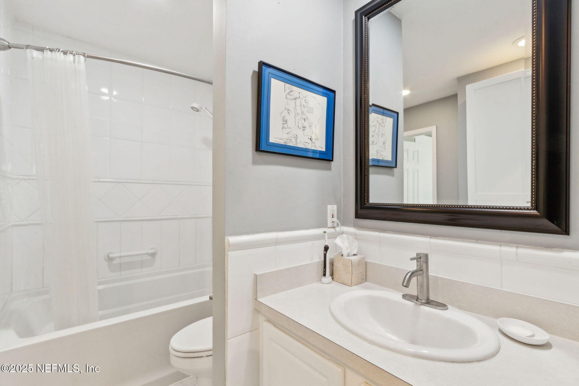 8205 Hidden Lake Drive N, Jacksonville, FL 32216 Photo