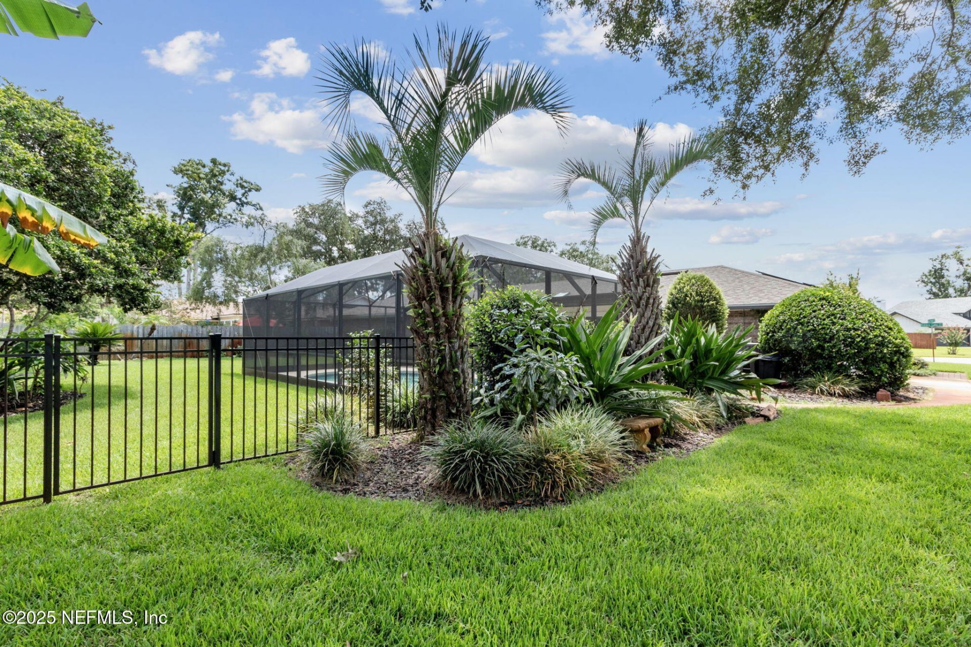 8205 Hidden Lake Drive N, Jacksonville, FL 32216 Photo