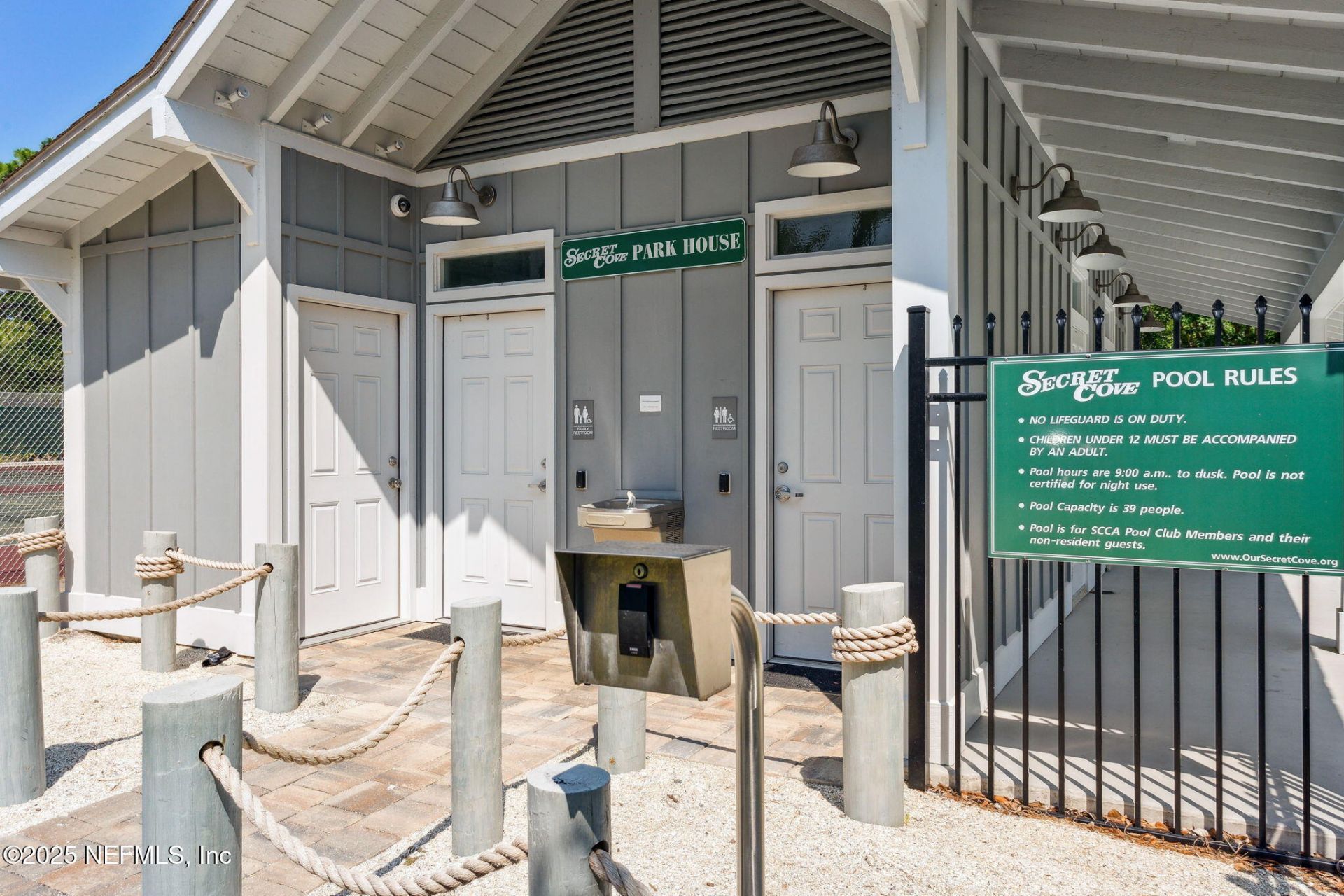 8205 Hidden Lake Drive N, Jacksonville, FL 32216 Photo