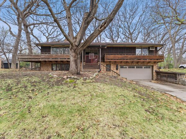 135 Hampshire Avenue N, Golden Valley, MN 55427