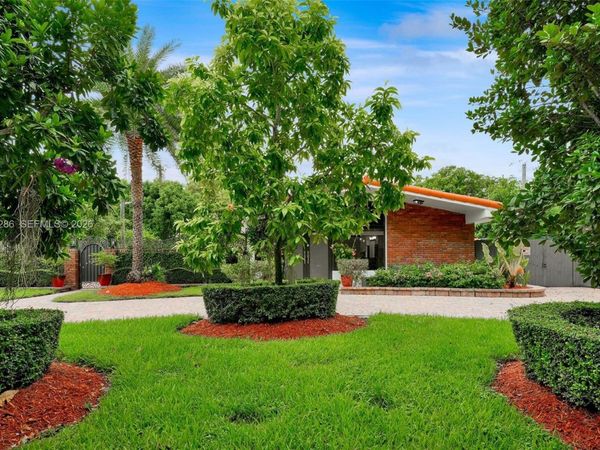 6820 SW 86th Ave, Miami, FL 33143