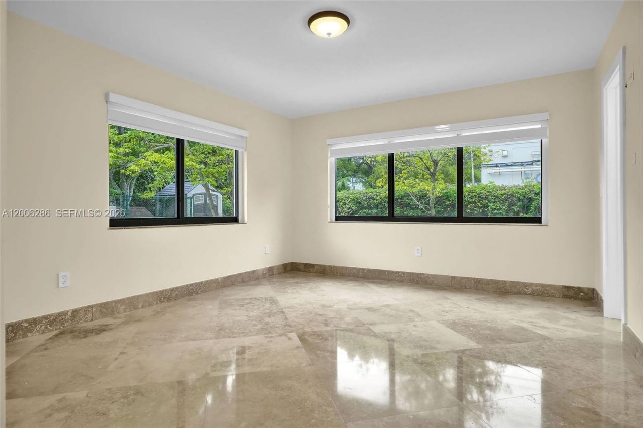 6820 SW 86th Ave, Miami, FL 33143 Photo