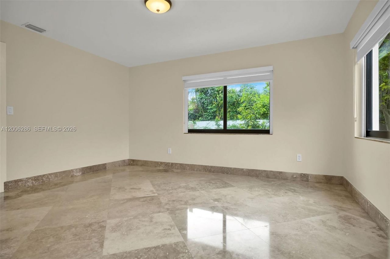 6820 SW 86th Ave, Miami, FL 33143 Photo