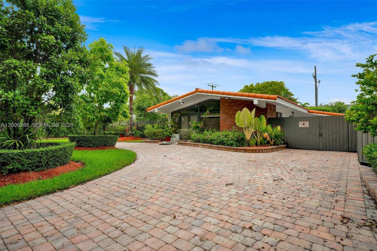 6820 SW 86th Ave, Miami, FL 33143 Photo
