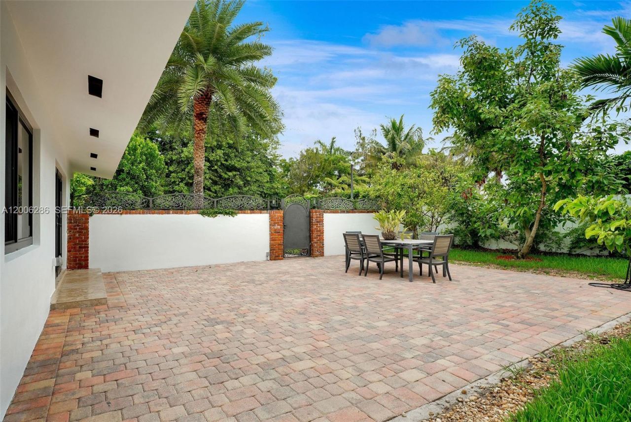 6820 SW 86th Ave, Miami, FL 33143 Photo