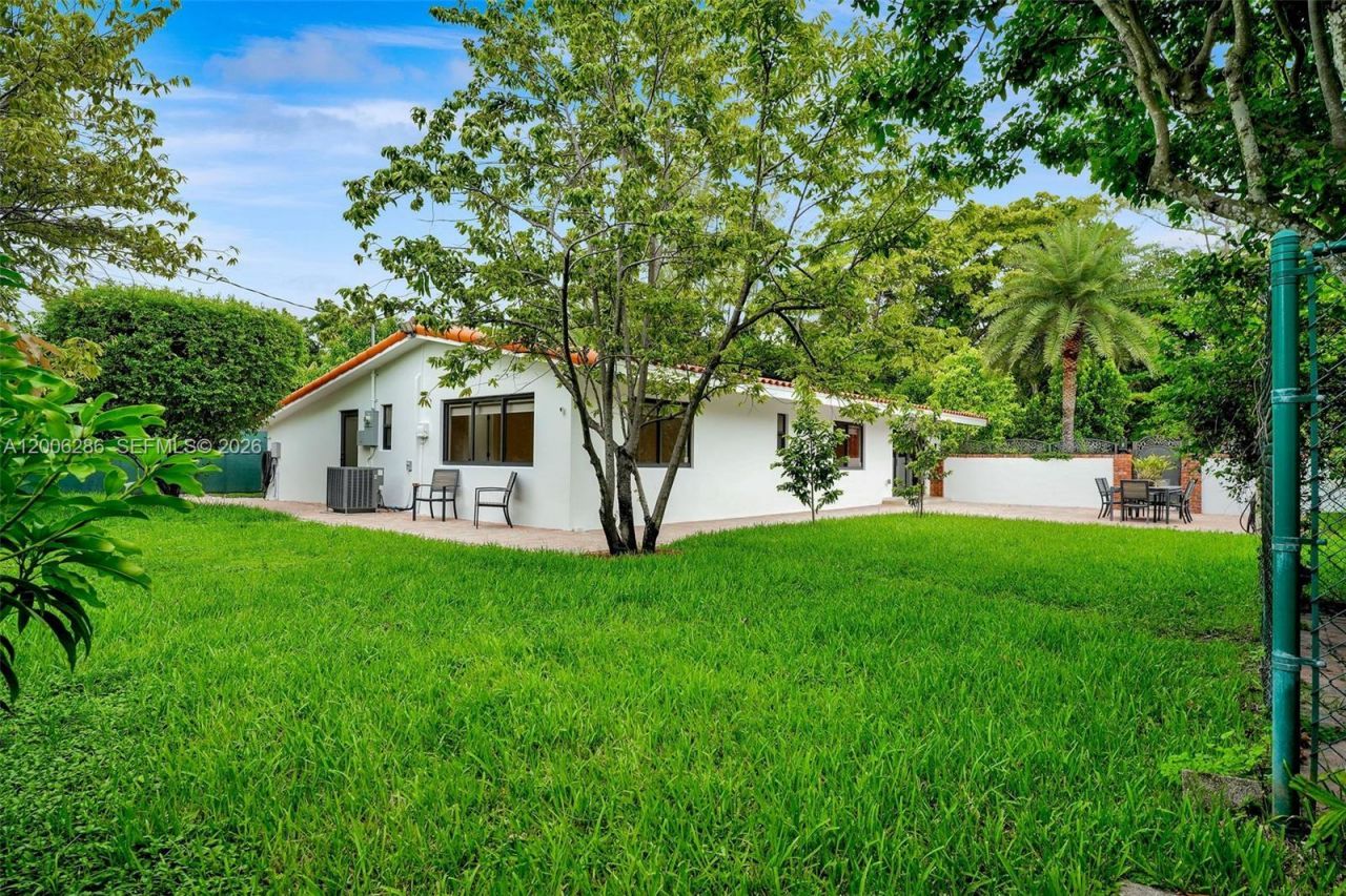 6820 SW 86th Ave, Miami, FL 33143 Photo