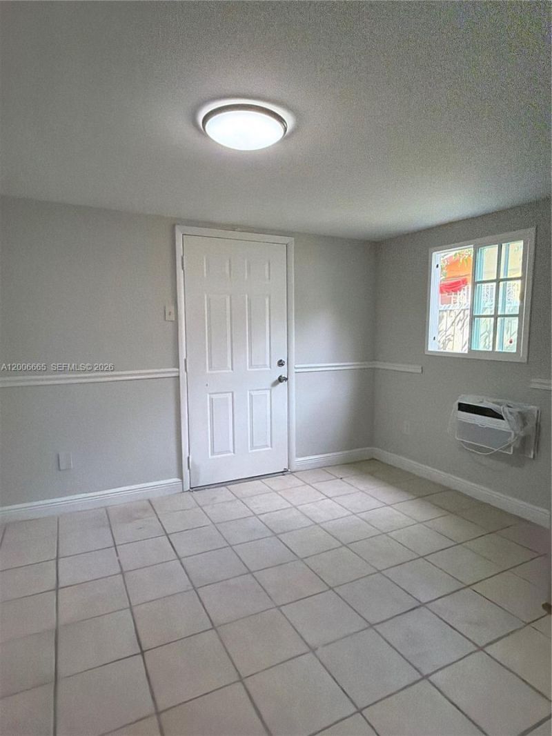 1350 SW 13th St , Unit Rear-Groun, Miami, FL 33145 Photo