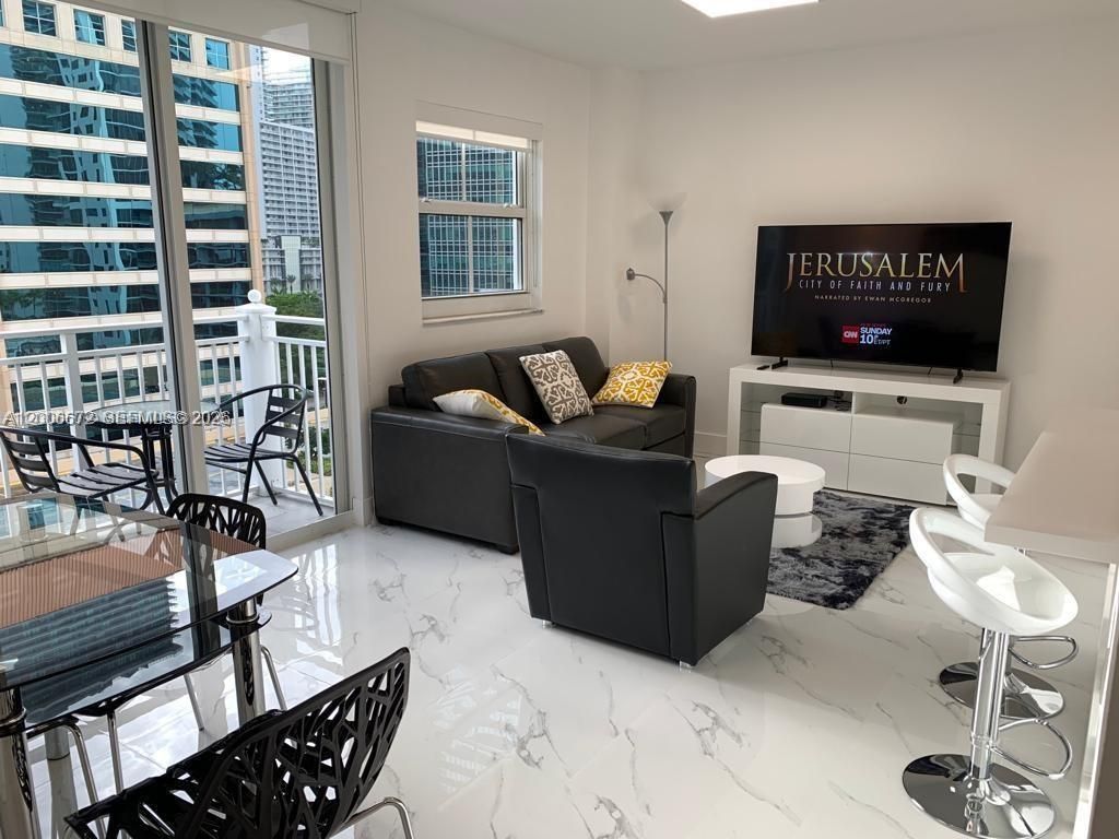 185 SE 14th Ter, Unit 1009, Miami, FL 33131 Photo