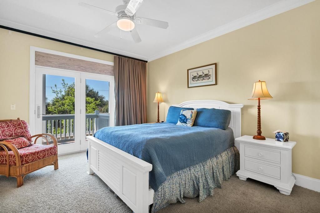 402 Pompano Street Photo 24