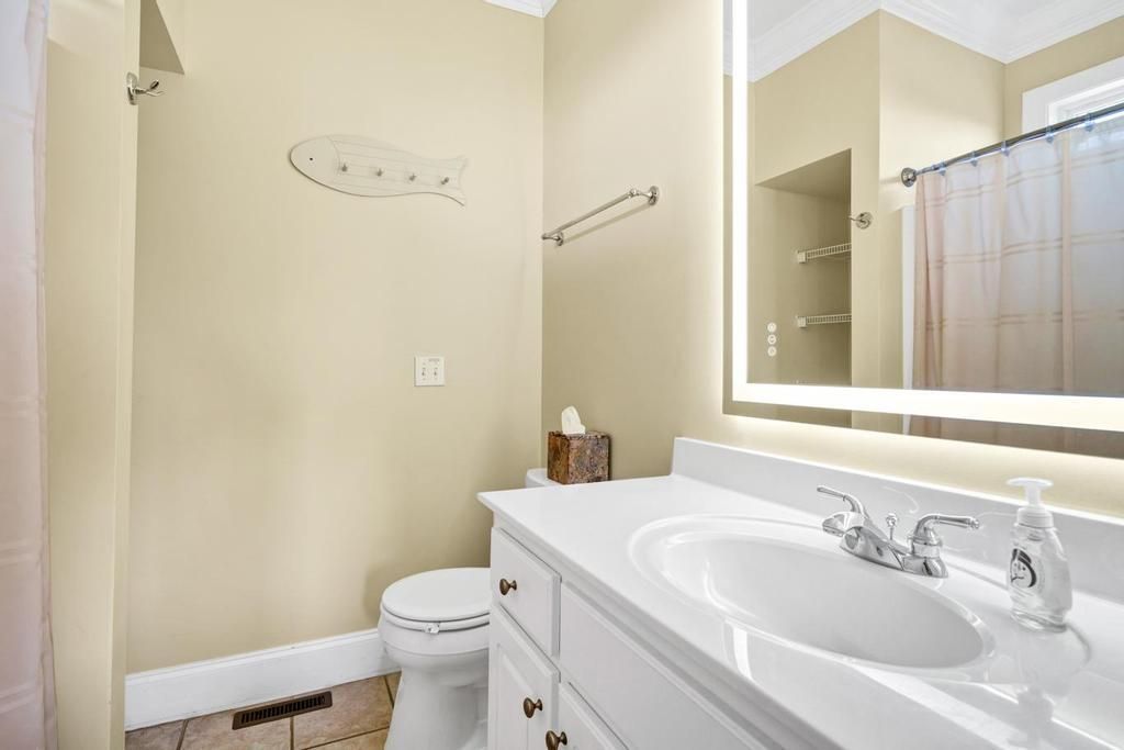 402 Pompano Street Photo 26